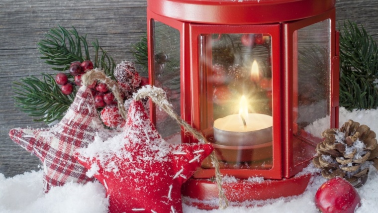 Christmas at the Cottage – Your Survival Guide to Making it Magical