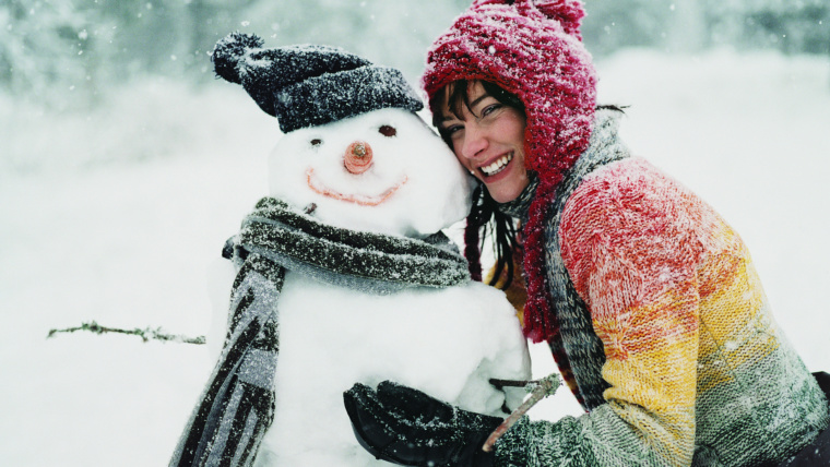 Making Festive Memories: Tips for Celebrating the Holidays at the Cottage